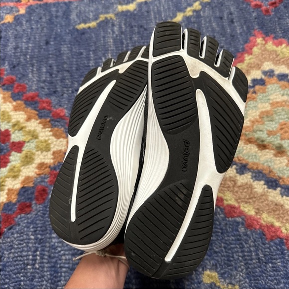 Black and White Women's Toe Shoes - Picture 7 of 9